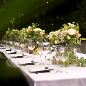 Round Banquet Table · 60″